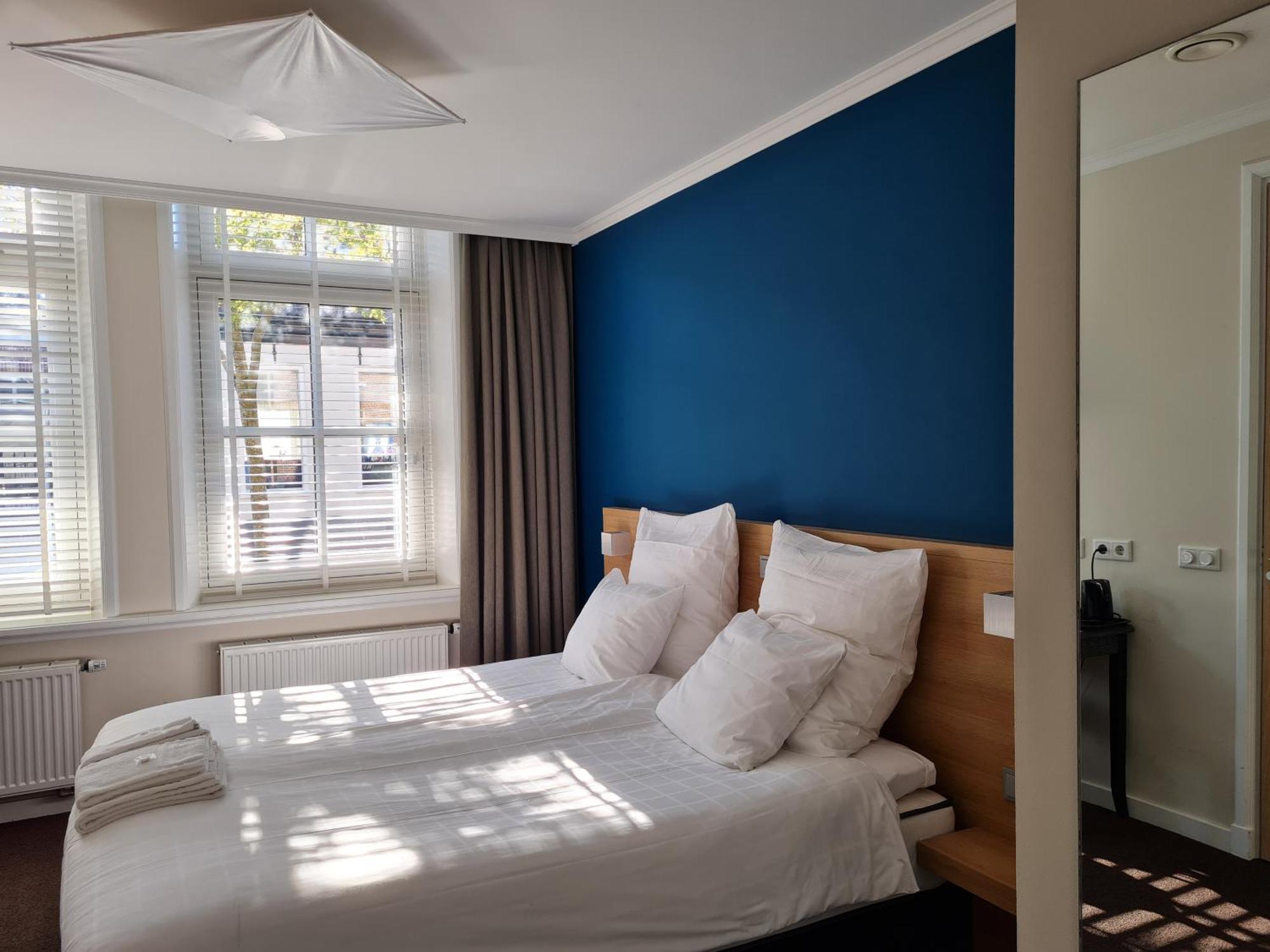 Hotel In'T Holt 1654 Grand Cafe & Logement Zuidhorn Exterior photo